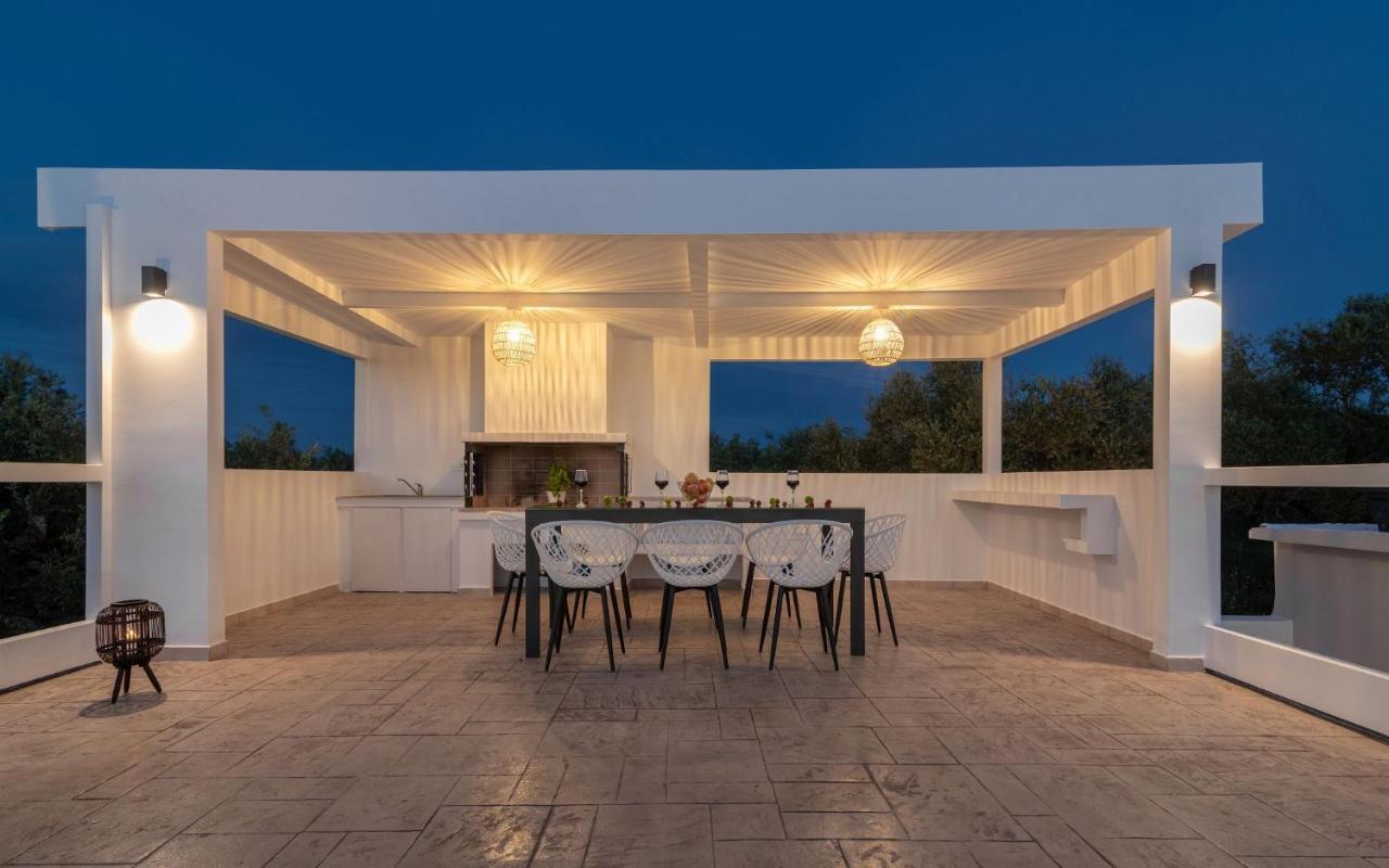 Farao Villa Kypseli ภายนอก รูปภาพ